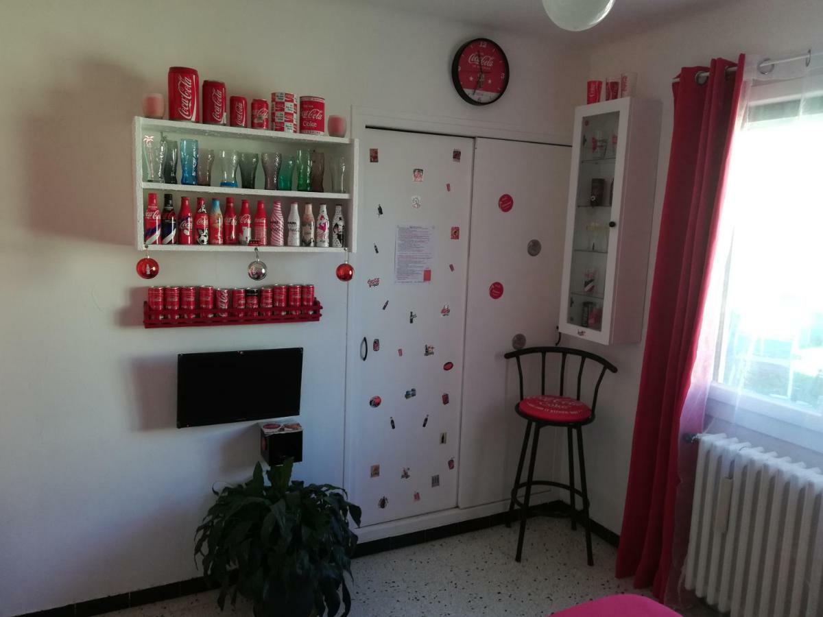 Chez Chris Et Greg Apartment Uchaud Екстериор снимка